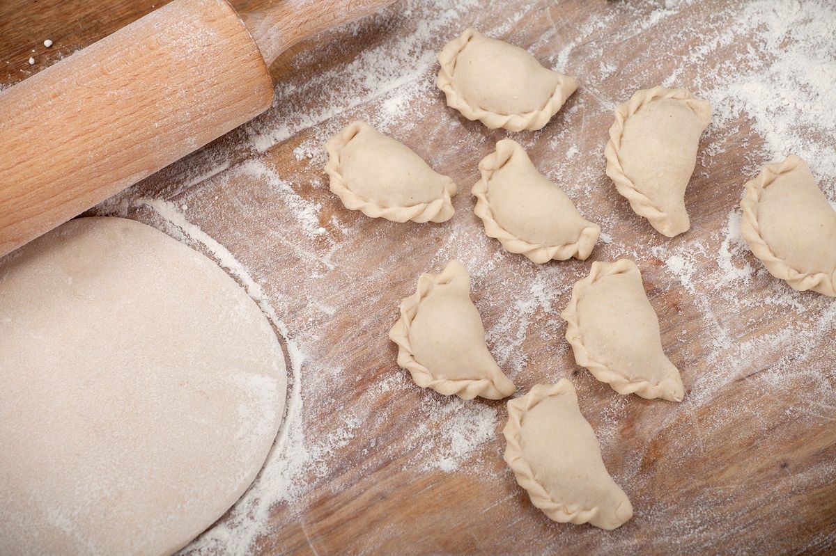 Dodaj 1 łyżkę do ciasta na pierogi. Wyjdzie delikatne i elastyczne jak nigdy