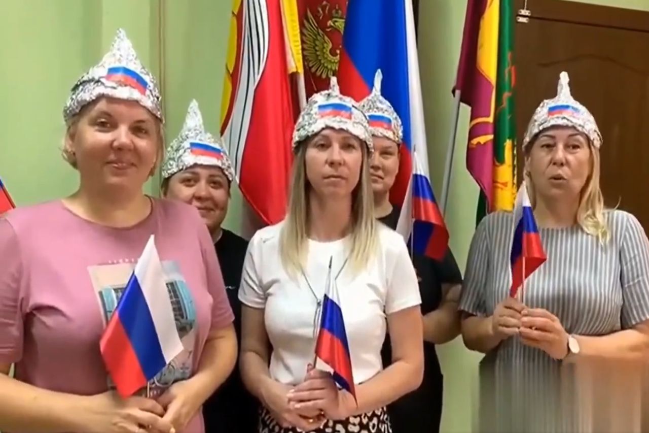 Tin foil hats in schools: Russia's bizarre patriotic trend