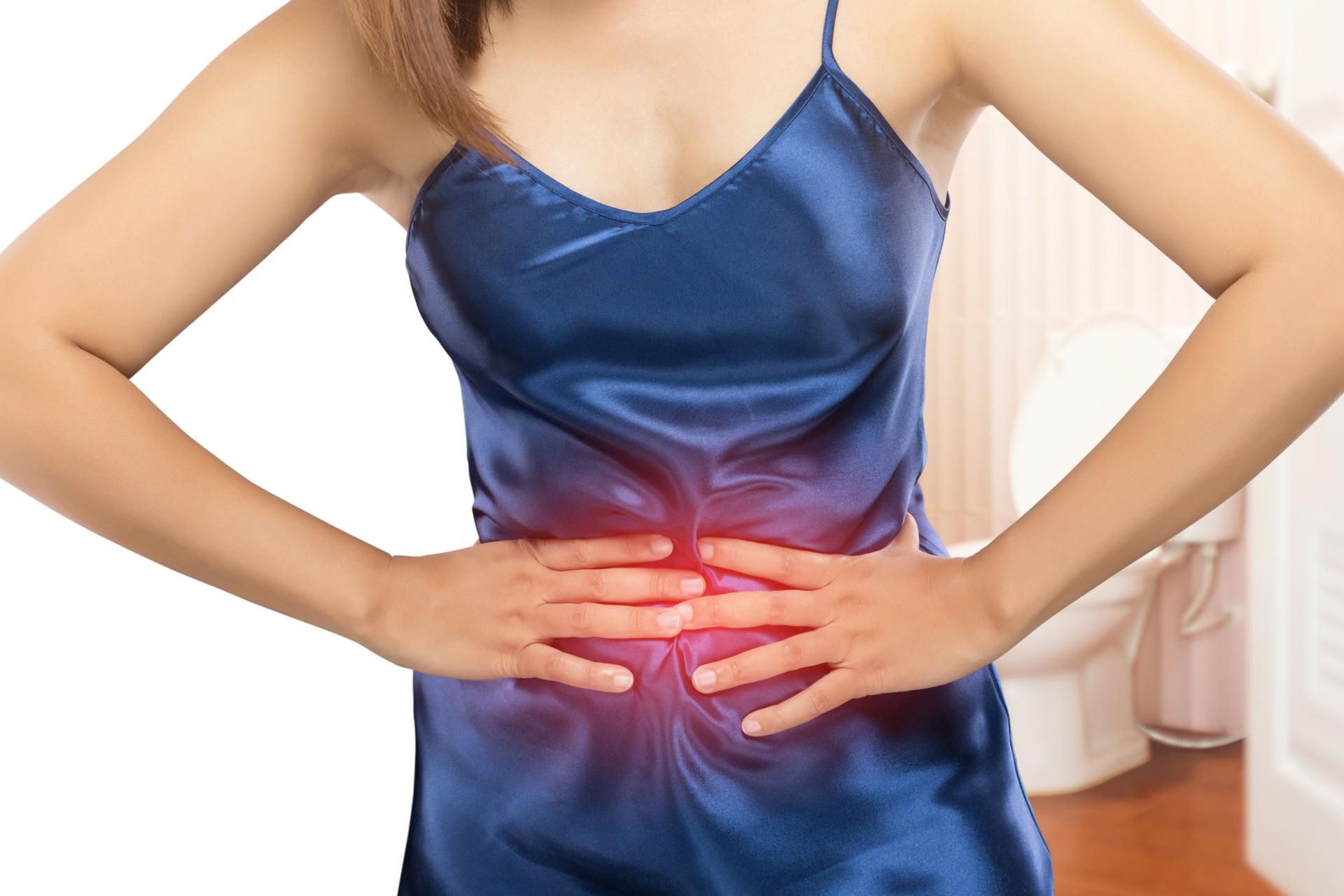 Zbyt ciasne ubrania mogą być też powodem refluksu