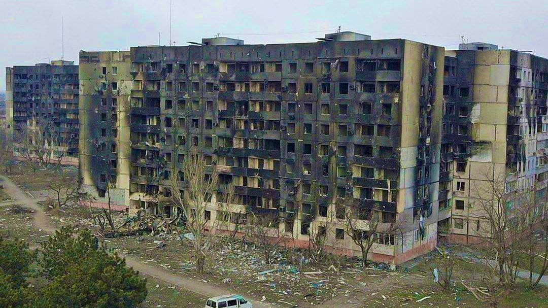 Mariupol - zniszczone budynki mieszkalne 