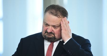 Stanowisko zlikwidowane, ale "szef pana Areczka" nie chce odejść