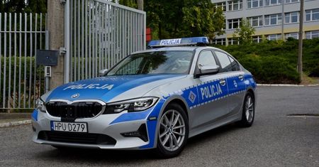 Zaprosili policjantów na samochodowy zlot. Posypały się mandaty