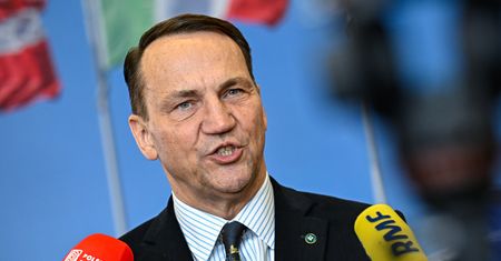 Sikorski w Brukseli: to Europa płaci za tę wojnę, USA nie płacą już prawie nic