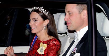William, Kate i król Karol łamią przepisy? Ekspert tłumaczy