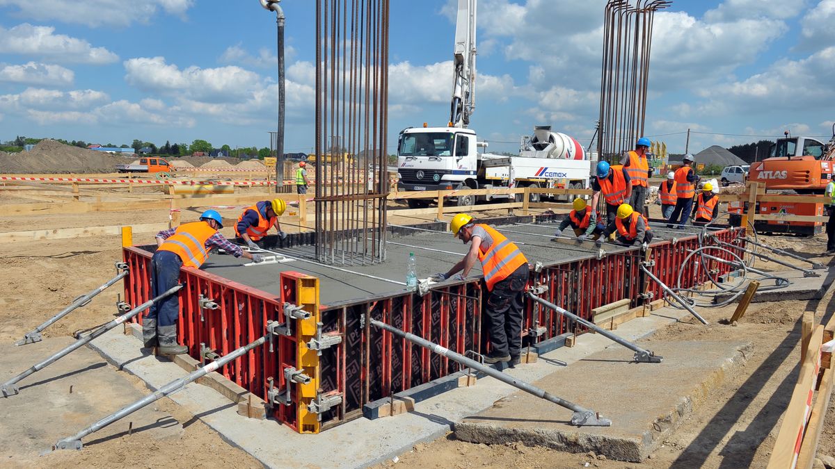 budowa
Marcin Bielecki
briefing, budowa, budowa drogi, budowla�cy, inwestycja drogowa, konferencja, koszalin, plac budowy, polityk polityka, s6, teren budowy, wbicie �opaty