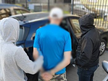 Strzelce Opolskie: Pijany zwyzywał urzędniczkę i groził jej śmiercią