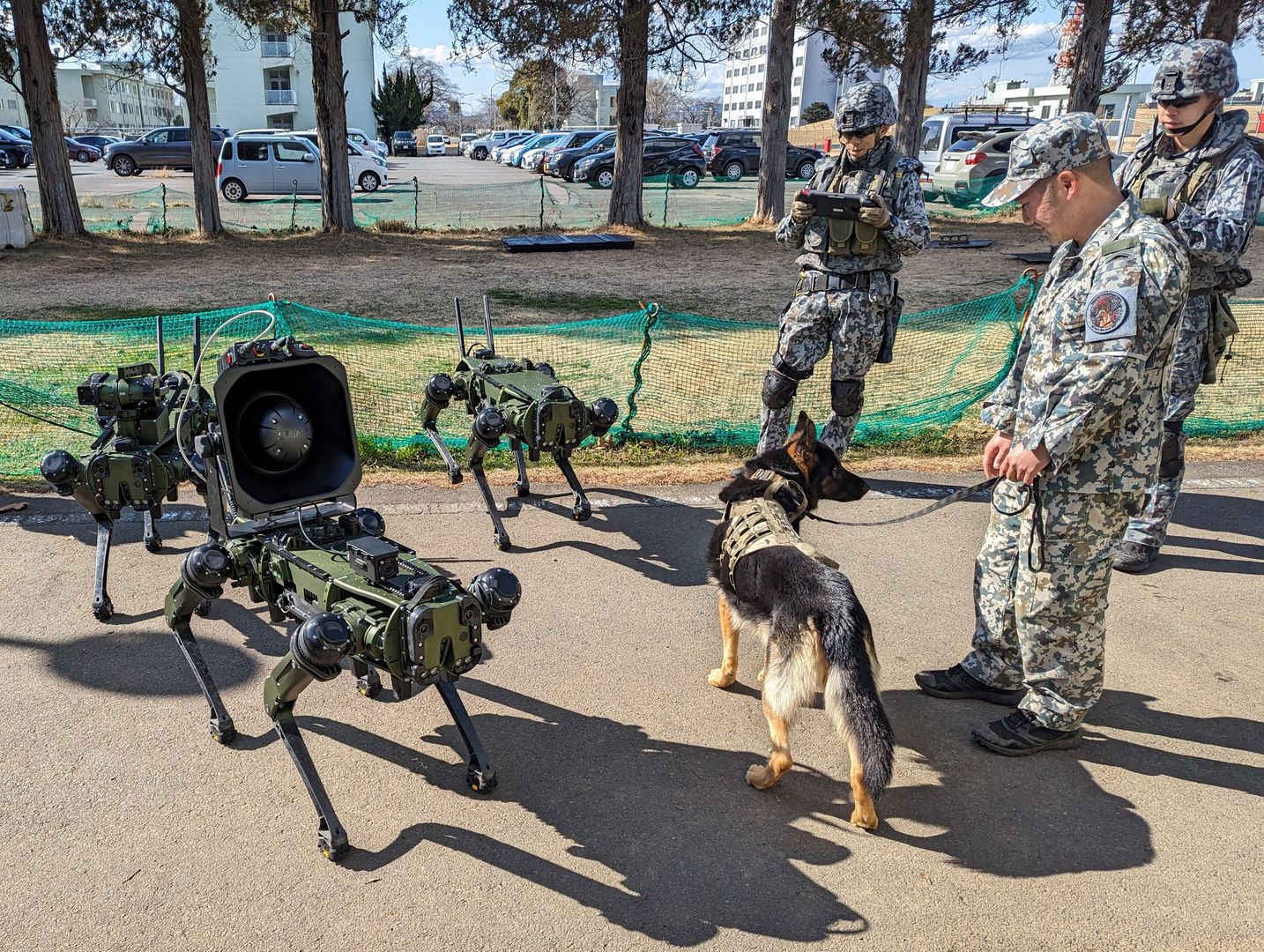 Japonia testuje roboty kroczące