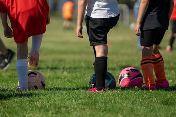 Głogów: Szykujcie się na dobrą zabawę i solidną dawkę ruchu! Piknik sportowy " Mamo, tato chcę być zdrowy" tym razem na osiedlu Kopernik