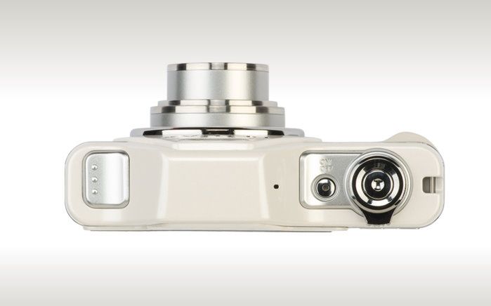 Kompakt w stylu retro: Pentax Optio I-10 11