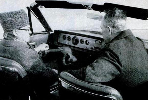 Ford chciał, abyś prowadził samochód nadgarstkiem. Dziwny wynalazek z lat 60.
