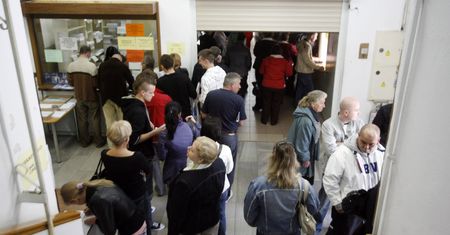 Raportowanie do granic absurdu. Rekordzista wymaga 384 dokumentów rocznie