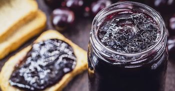 Wróć do tradycji. Zrób galaretkę z winogron jak od babci