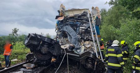 Katastrofa kolejowa w Czechach. Trzy osoby nie żyją, kilkadziesiąt zostało rannych