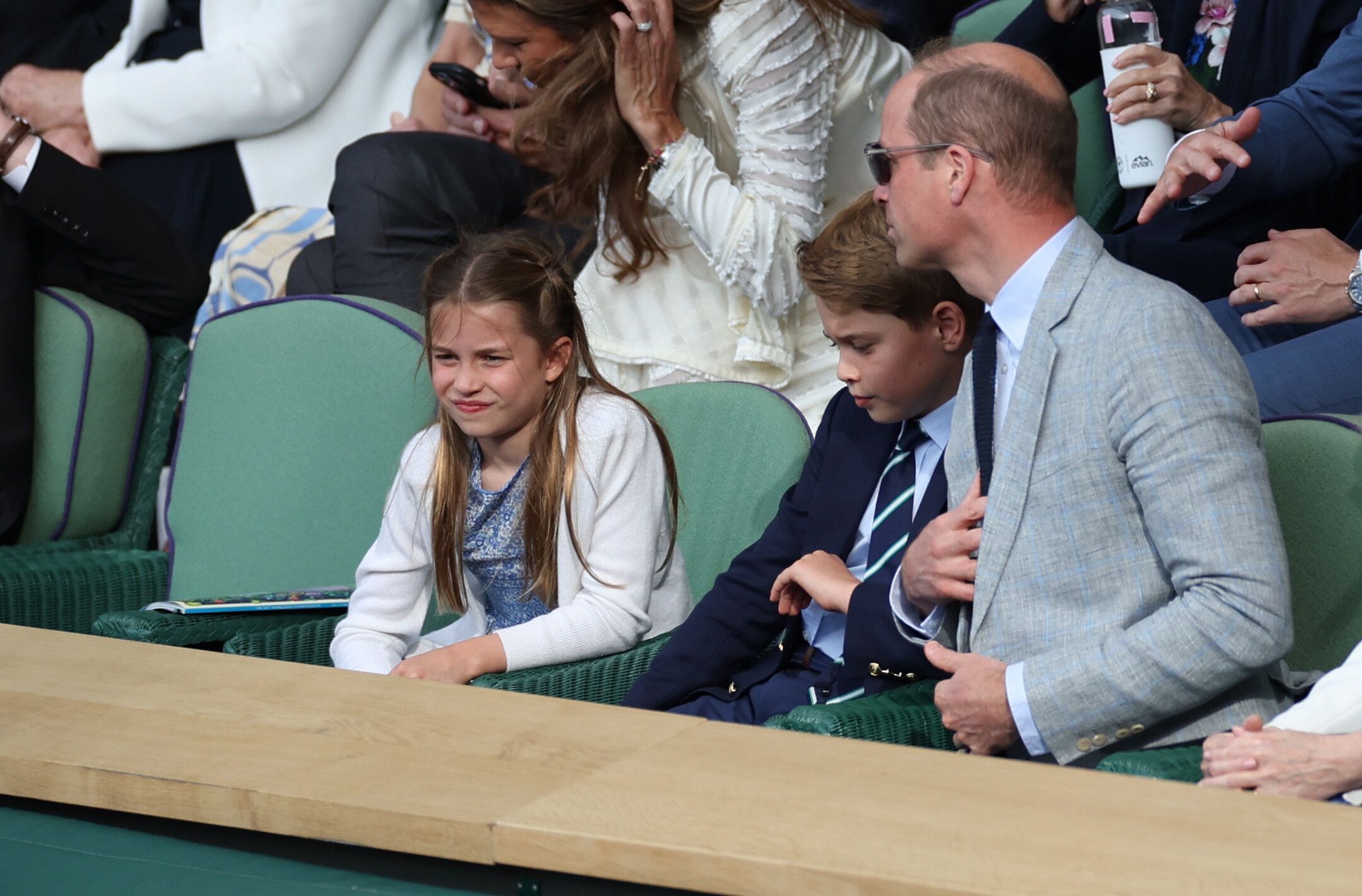 Charlotte i George z rodzicami podczas finału Wimbledonu