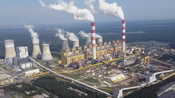 Dezinformacja w sektorze energetycznym przyjmuje różnorodne formy. Wśród najczęściej stosowanych technik propagandowych można wymienić ideologizację tematu ochrony klimatu oraz ośmieszanie aktywistów.