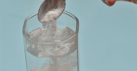 Najlepszy napój na upały. "Woda zostaje efektywnie wchłonięta"