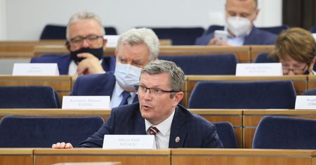 Senat wybierze nowego szefa IPN? Dyscyplina w klubie KO