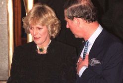 "The Crown". Netflix pokazał ginekologiczny flirt Karola. O co chodziło z "Tampongate"?