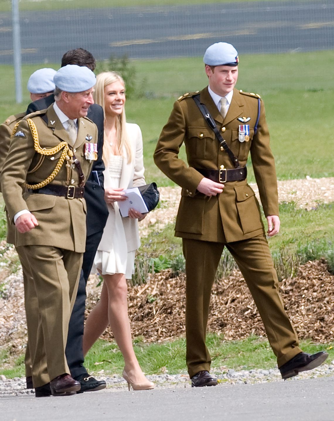 Książę Harry i Chelsy Davy, król Karol III