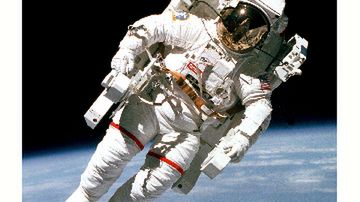 Moda na orbicie, czyli co się nosi w kosmosie 1