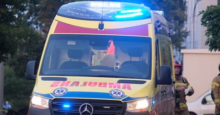 Tragedia podczas rozbiórki hali w PZL-Świdnik. Stalowa rura uderzyła 21-latka, młody pracownik zginął na miejscu