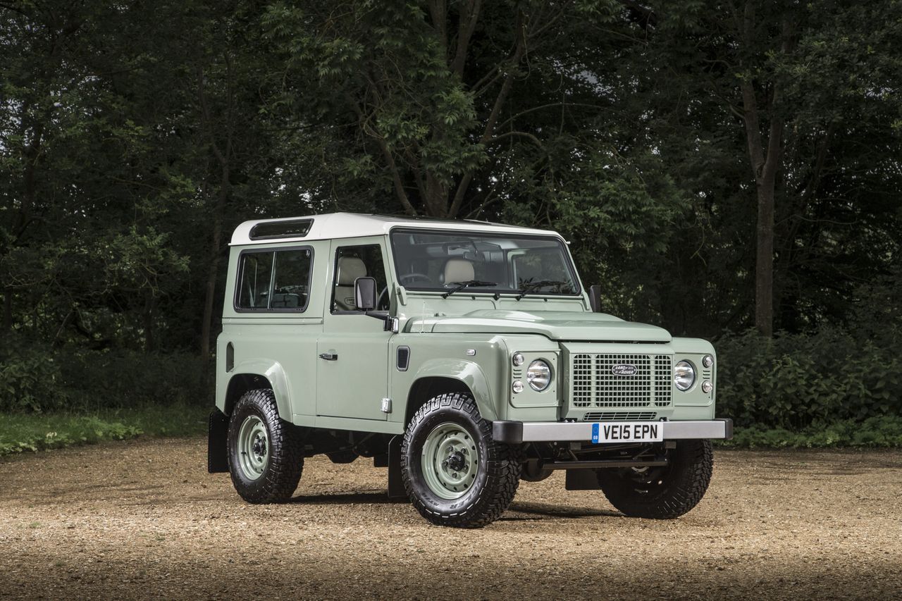 Land Rover Defender 90 Heritage UK-spec (2015)