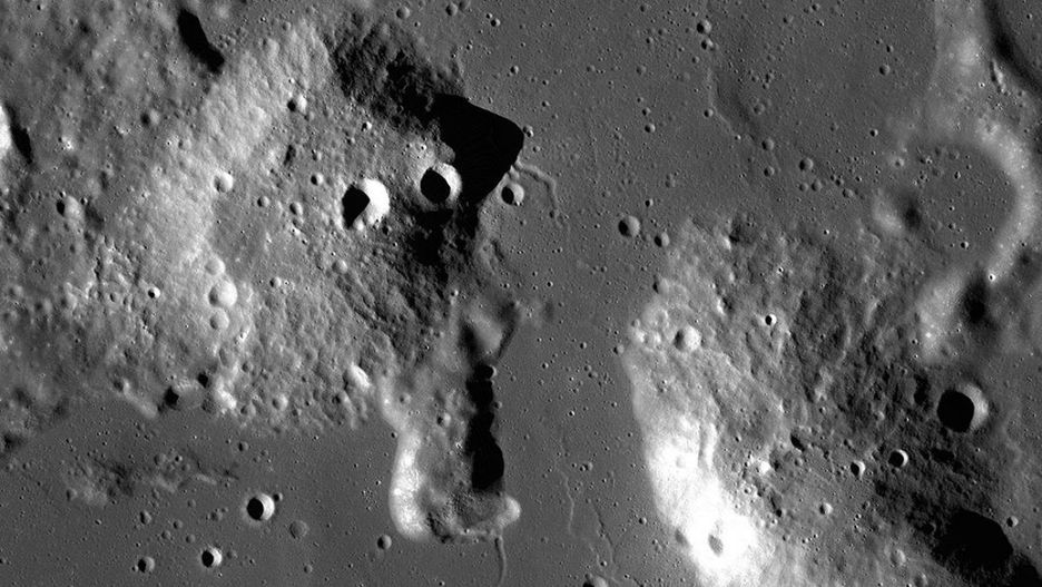 NASA zbada tajemnicze kopuły na Księżycu