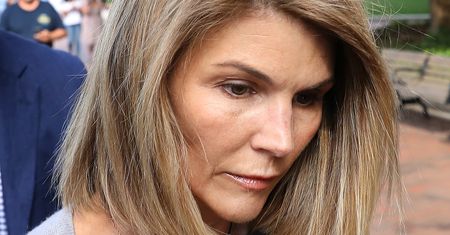 Buciory, brak mydła, leżanka. Lori Loughlin trafiła do więziennego piekła