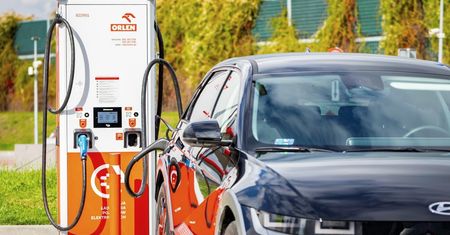 Ładowanie samochodu będzie krótsze. Orlen otwiera superszybką stację dla elektryków