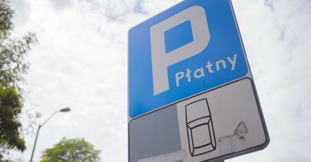 Burza wokół parkingu przy szpitalu. Jest oświadczenie dyrekcji