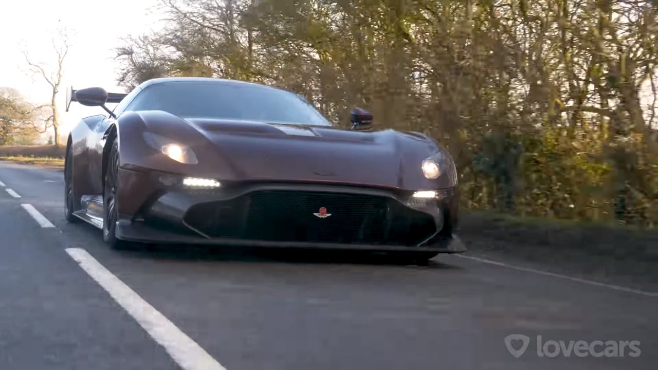 Jedyny taki Aston Martin Vulcan na świecie. Można nim jeździć po drogach