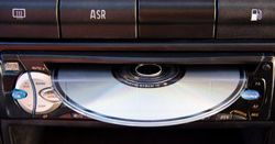 W samochodzie nie posłuchamy już płyt CD