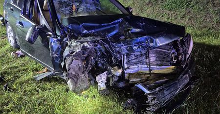 Nocny wypadek w Grudziądzu. Zderzyły się dwa samochody, aż siedem osób trafiło do szpitala