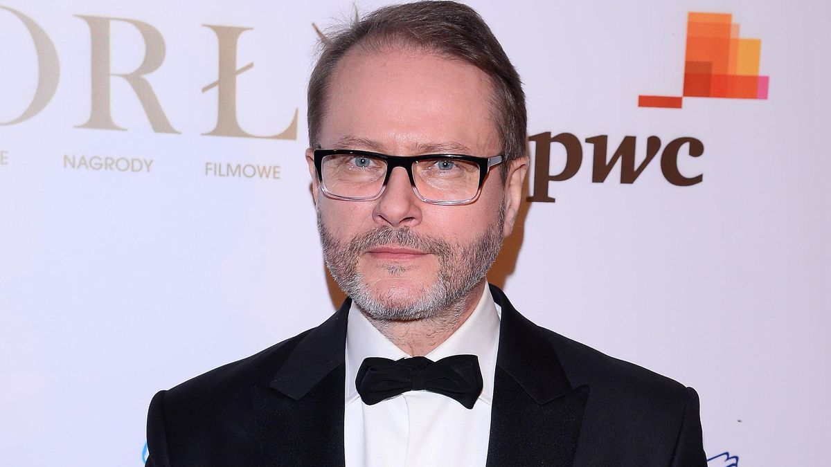 Piękny gest Artura Żmijewskiego. Przygarnął córkę i jej koleżankę pod swój dach 