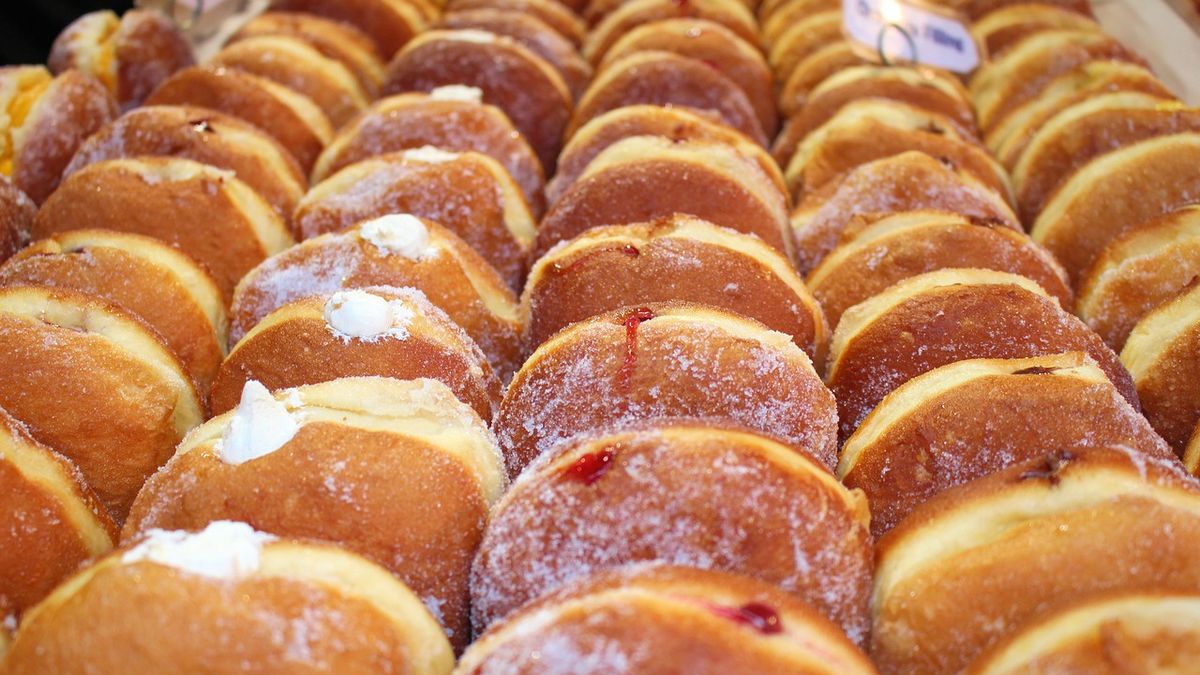 Zarobki przy produkcji i sprzedaży pączków są kuszące