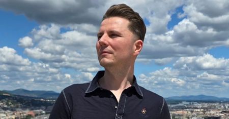 Piotr Korczarowski prosto z cmentarza wspomina zmarłą ukochaną: "Była miłością mojego życia. Moimi skrzydłami. Ogniem mojej walki"