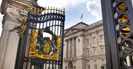 Pałac Buckingham. Najsłynniejsza rezydencja królewska na świecie