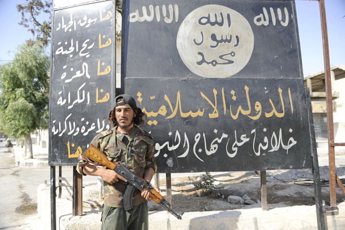 ISIS planuje uwolnić najemników z obozów detencyjnych. Ustalenia USA