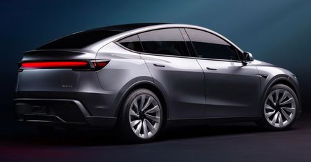 Nowa Tesla wjeżdża do Polski. Znamy ceny, design, wyposażenie