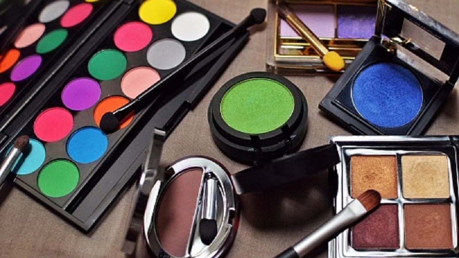 Szkodliwy dla zdrowia azbest w zabawkowych zestawach do makijażu dla dzieci