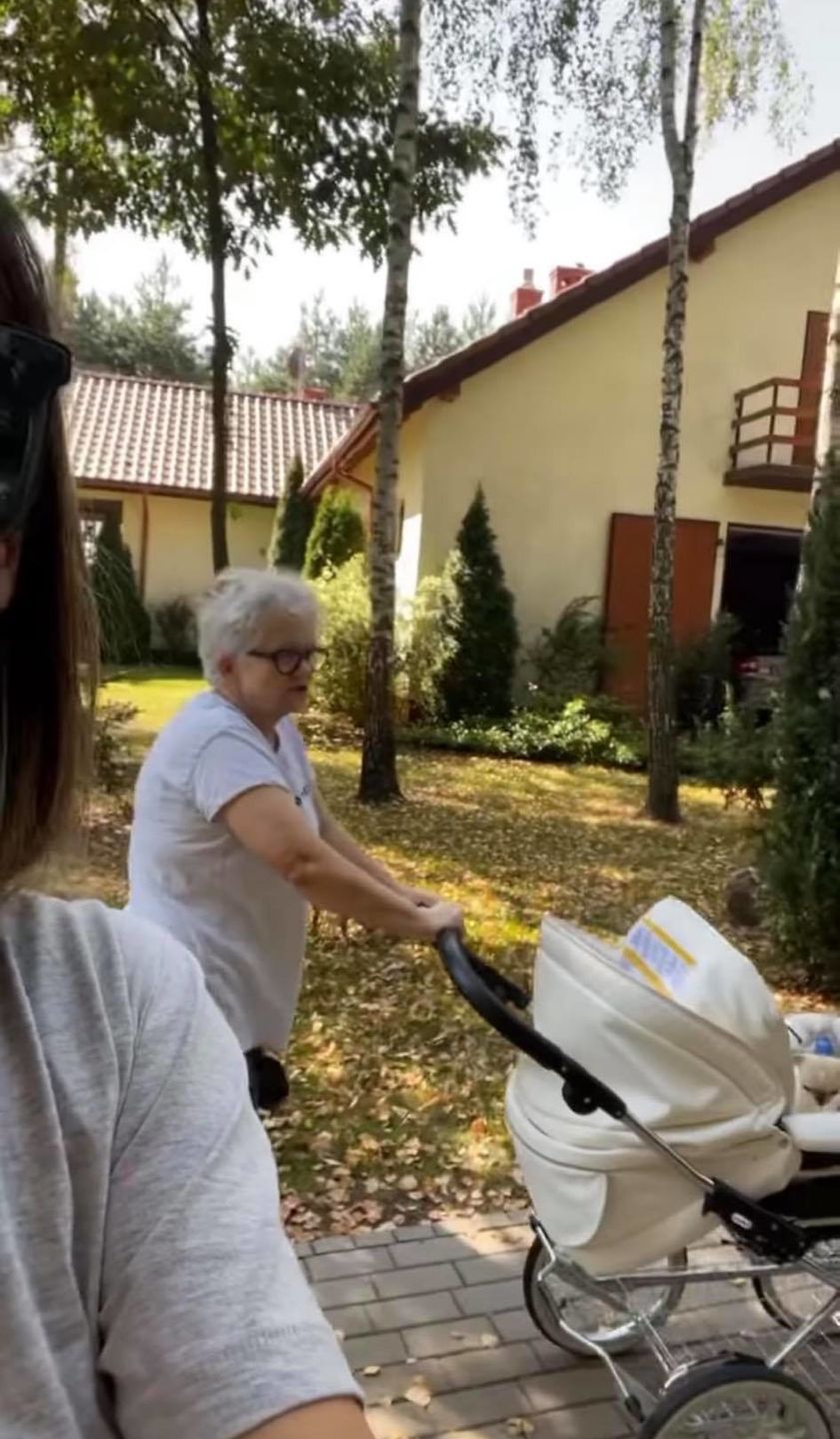 Małgorzata Rozenek oprowadza fanów po rezydencji rodziców