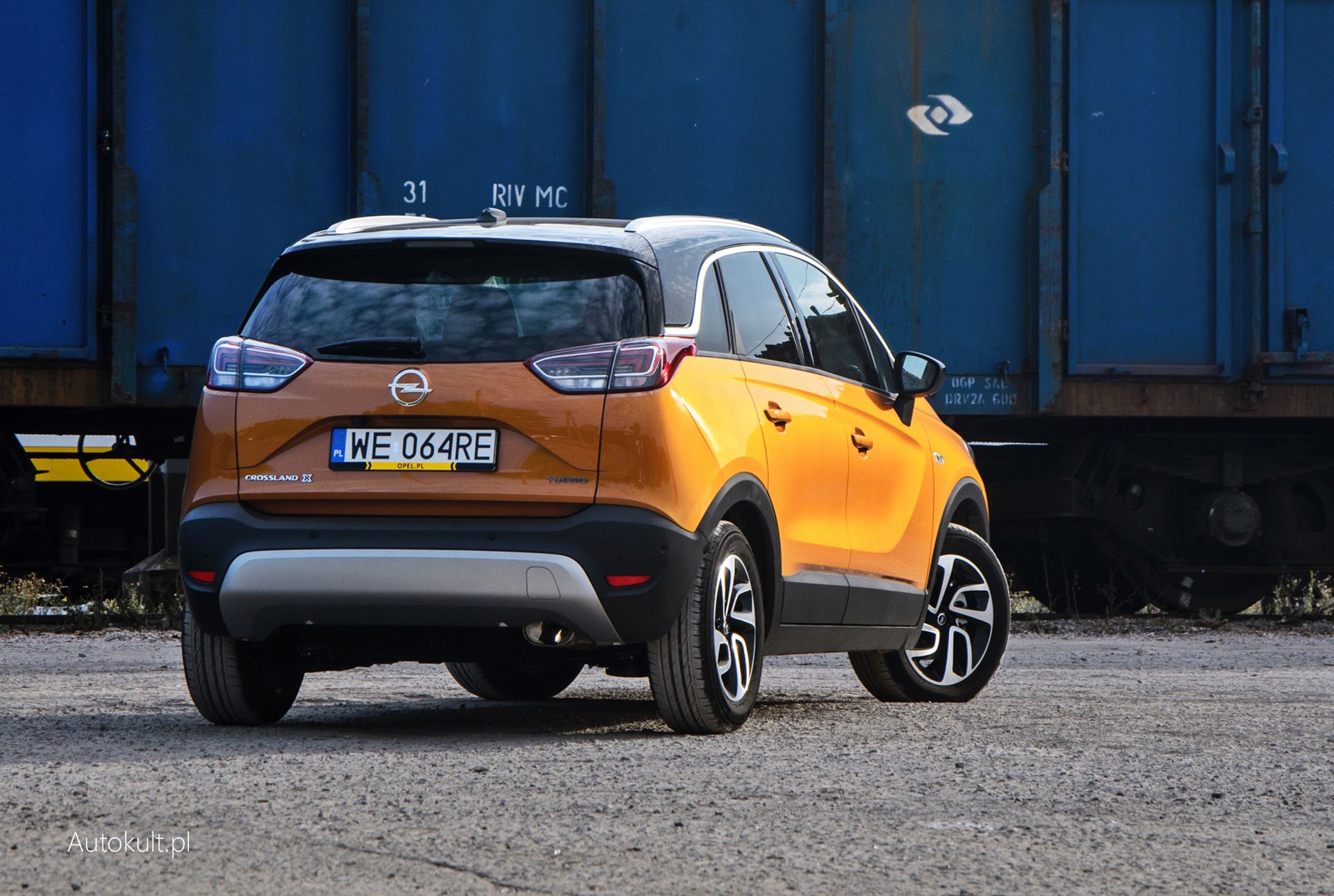 Opel Crossland X z tyłu nie każdemu się podoba