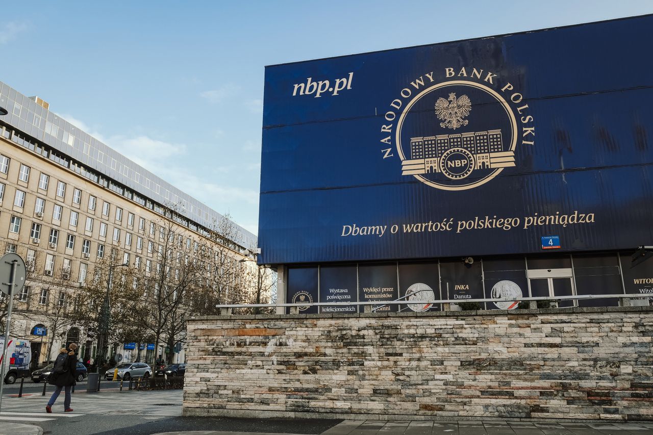 Między NBP a Fundacją Edukacji i Nauki Kopernik istnieje sieć powiązań, która rodzi pytania o potencjalny konflikt interesów