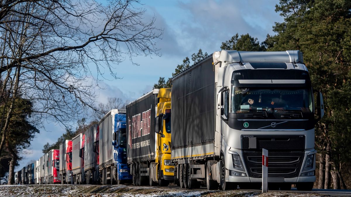 Przedsiębiorcy zajmujący się transportem i gospodarką magazynową mają do oddania średnio 40 tys. zł