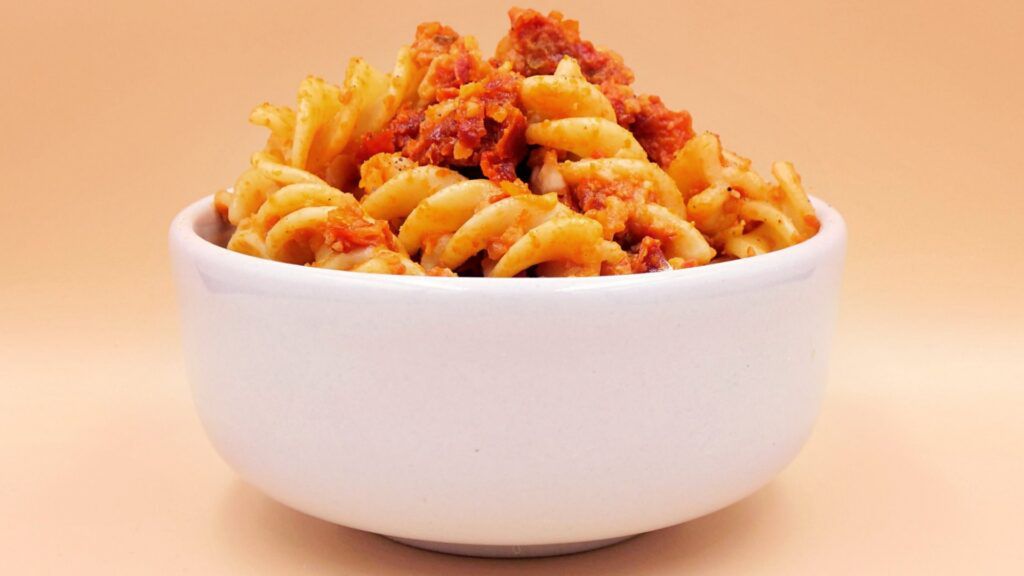 Makaron z pesto z suszonych pomidorów