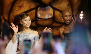 Fan rzucił się na Arianę Grande. Ochroniarze za późno zareagowali