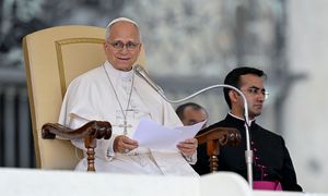 W Watykanie zarobią więcej. Papież znosi decyzję Franciszka