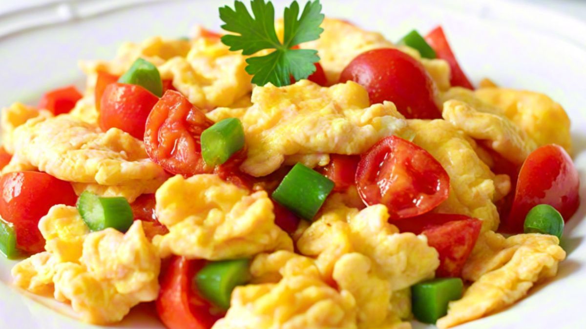 Jajecznica z dodatkiem warzyw to nie tylko smak, ale i wartości