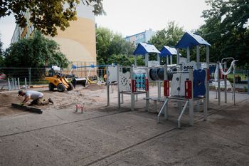 Nowy plac zabaw przy ul. Batalionów Chłopskich coraz bliżej otwarcia. Inwestycja warta 380 tys. zł!