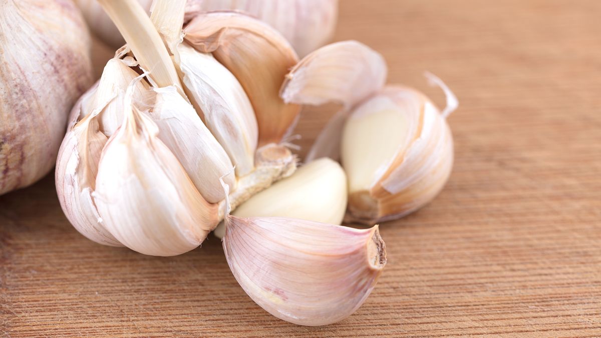 Nie wyrzucaj łupin czosnku